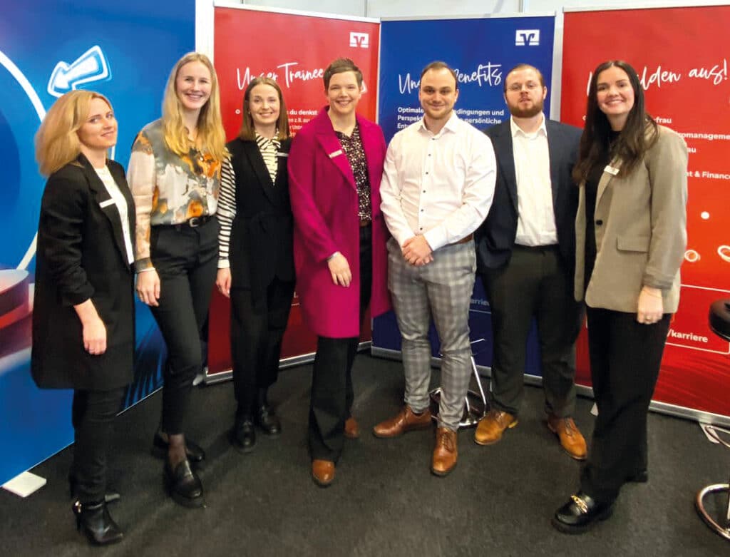 Unser Messeteam für die future@WORK mit Mitarbeitenden der Volksbank im Münsterland eG und der Volksbank eG.